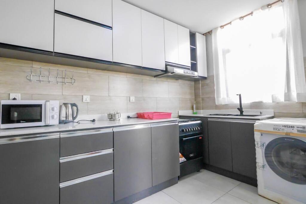Ultra Modern Apartment In Nyarutarama Kigali Eksteriør billede